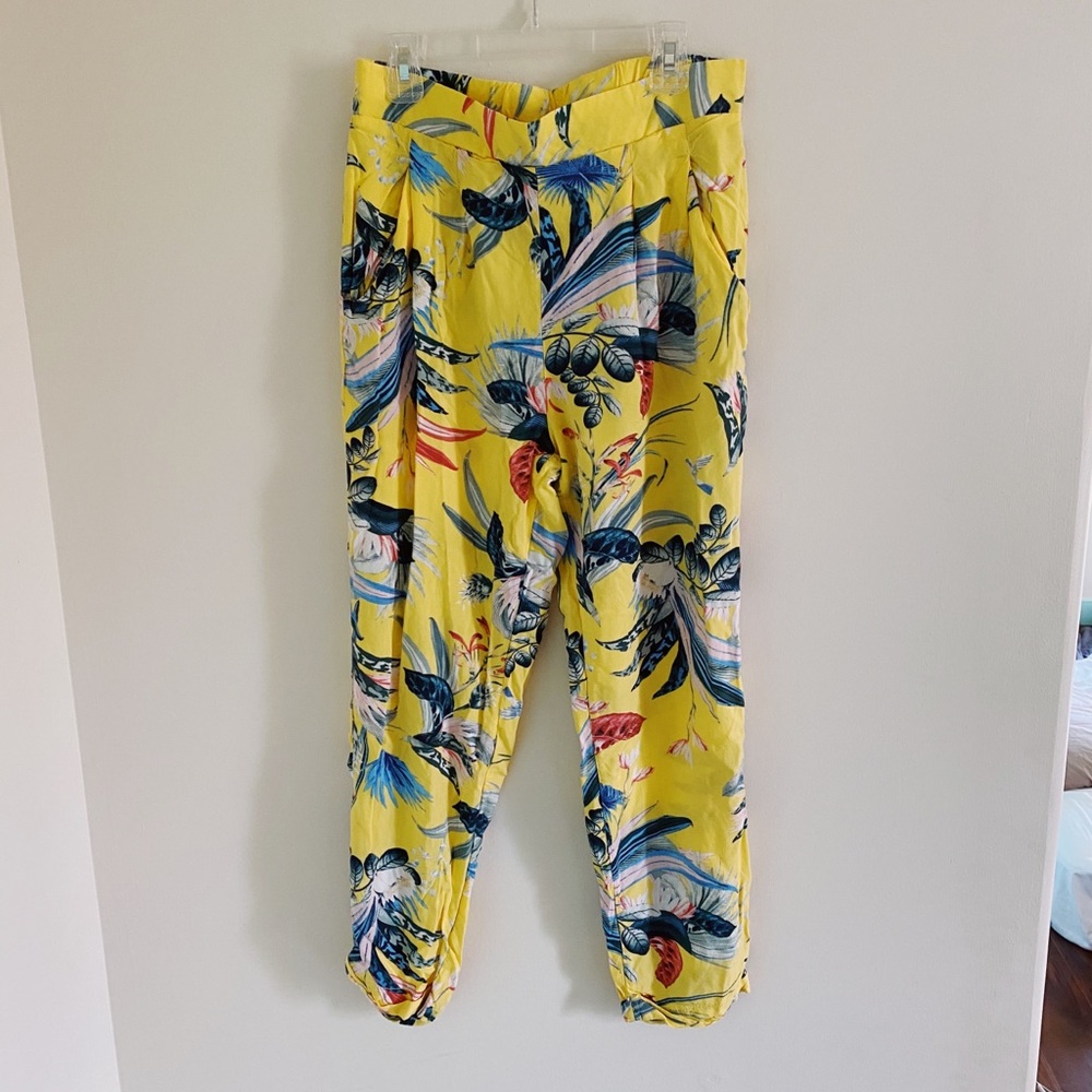 Cotton On floral 7/8 length pants 🦋